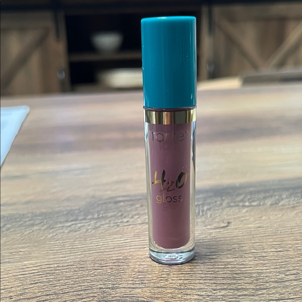 NEW Tarte H2O Gloss-Room Service